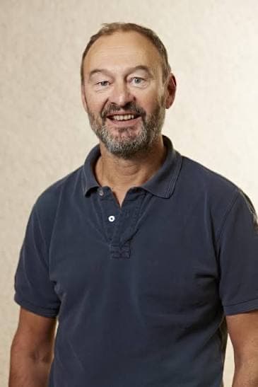 Portrait du Dr Michel Bonnin, chirurgien orthopédiste spécialiste de la prothèse de hanche et de genou à Lyon